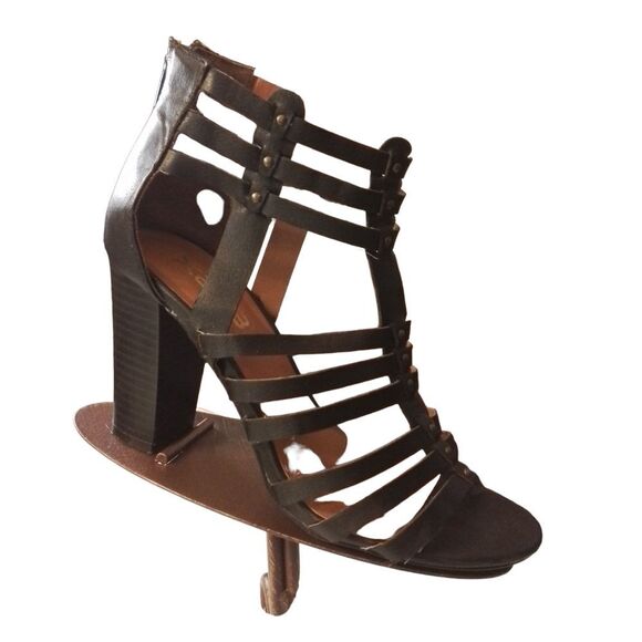 X2B Gladiator Sandals Black Leather Brass Grommeting Back Zipper 3"-4" Heels - Picture 1 of 12